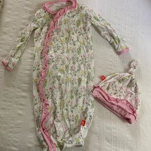 Magnetic Me gown and hat set